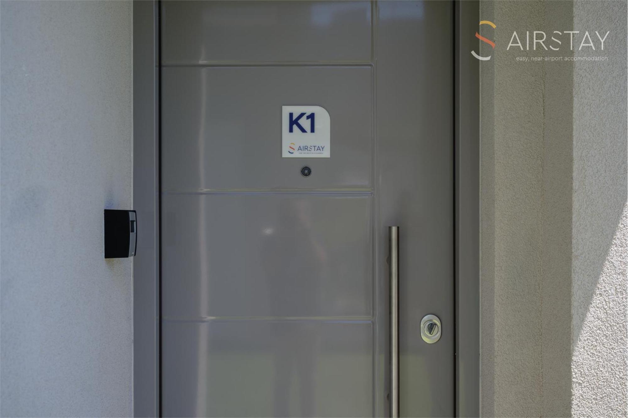 Komos Villas Airport By Airstay Loútsa Exterior foto