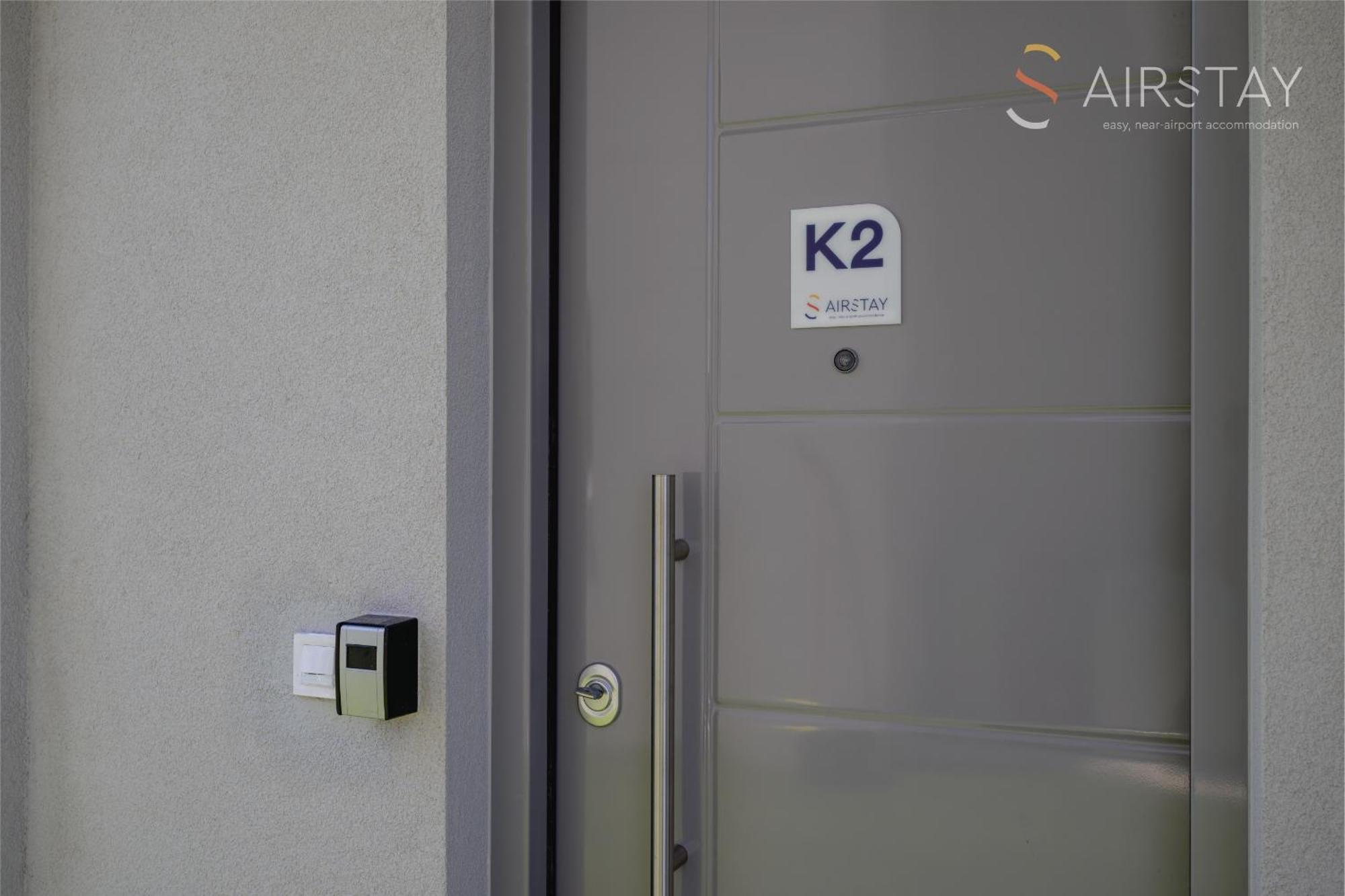 Komos Villas Airport By Airstay Loútsa Exterior foto