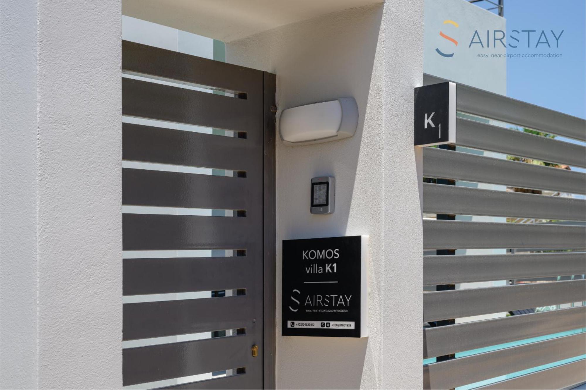 Komos Villas Airport By Airstay Loútsa Exterior foto
